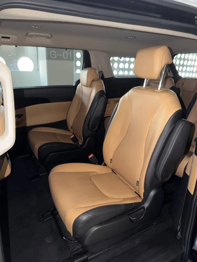KIA CARNIVAL NOBLESSE 2022