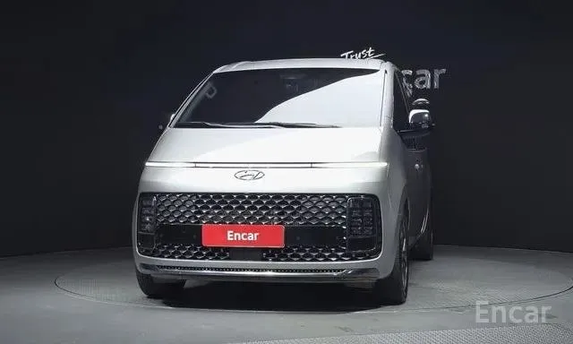 HYUNDAI STARIA LOUNGE PRESTIGE 2022