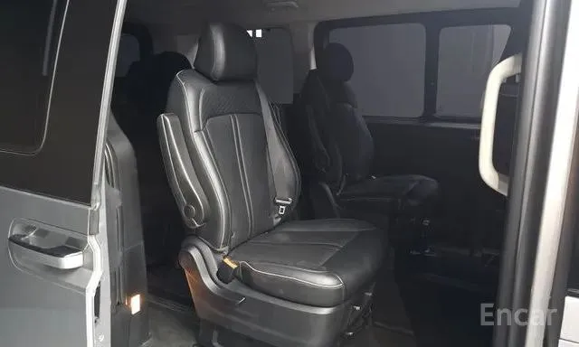 HYUNDAI STARIA LOUNGE PRESTIGE 2022