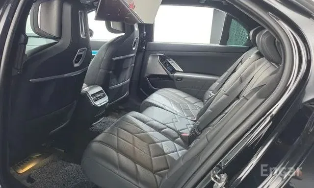 BMW 740D XDRIVE M-SPORT DESIGN 2023