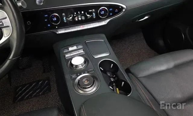 GENESIS GV70 2022