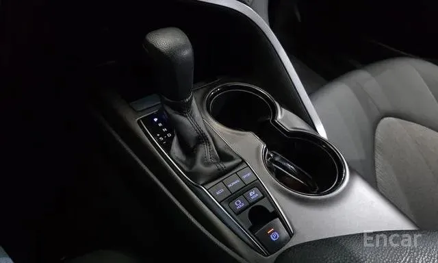 TOYOTA CAMRY LE HYBRID 2022