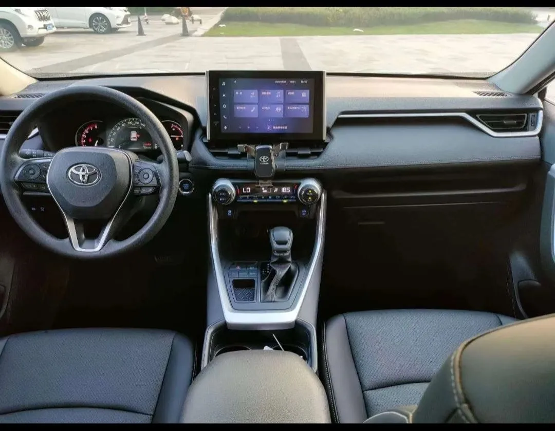 TOYOTA RAV4 2022