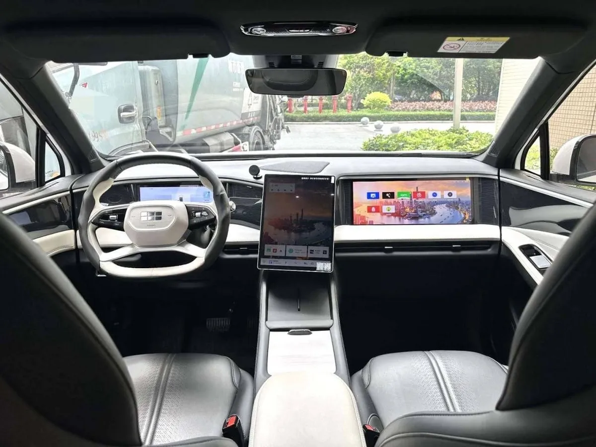 GEELY GALAXY L7 2023