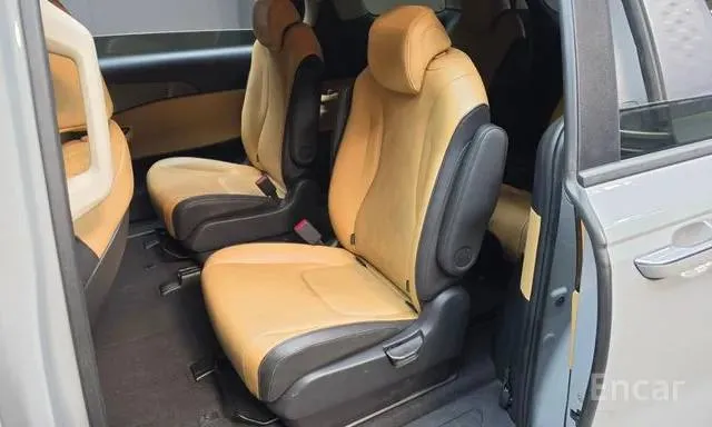 KIA CARNIVAL NOBLESSE 2023