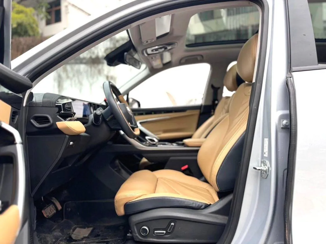 GEELY BOYUE L 2022