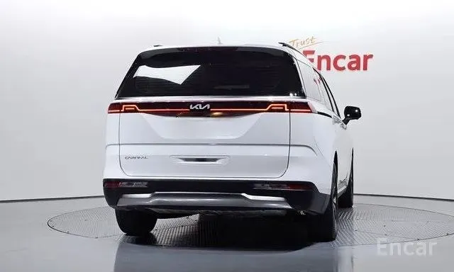 KIA CARNIVAL SIGNATURE 2023