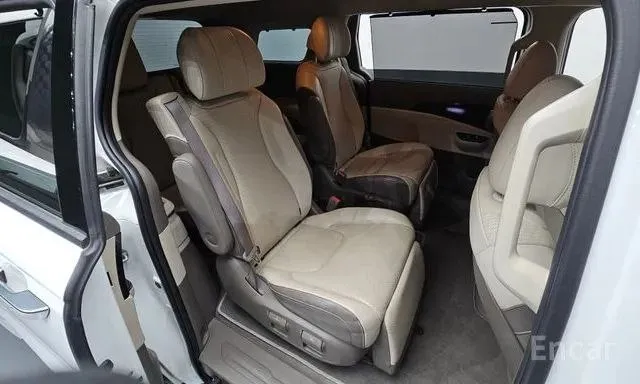KIA CARNIVAL SIGNATURE 2023
