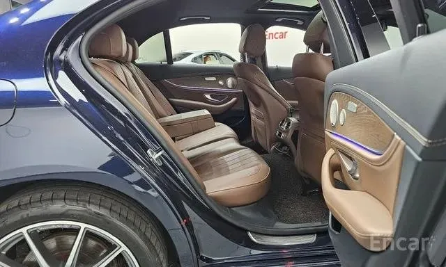 MERCEDES-BENZ E300E 4MATIC EXCLUSIVE 2022