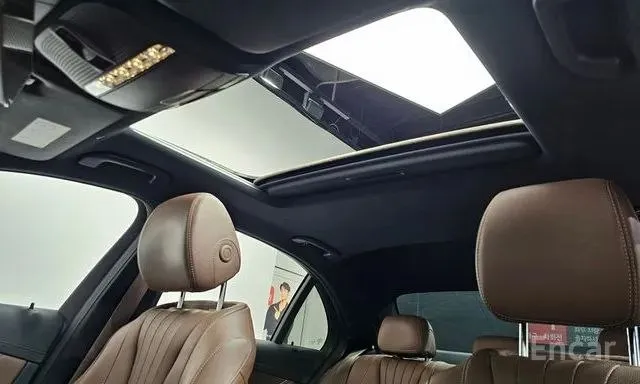 MERCEDES-BENZ E300E 4MATIC EXCLUSIVE 2022
