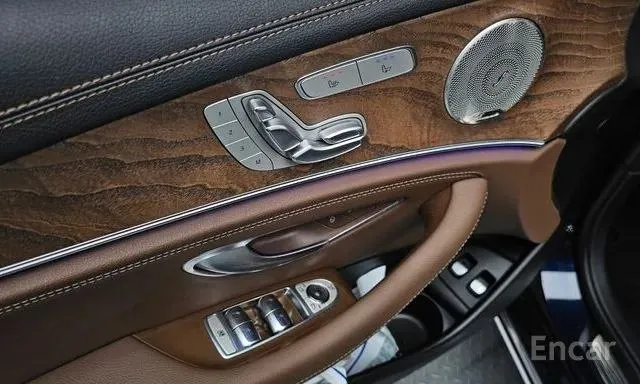 MERCEDES-BENZ E300E 4MATIC EXCLUSIVE 2022
