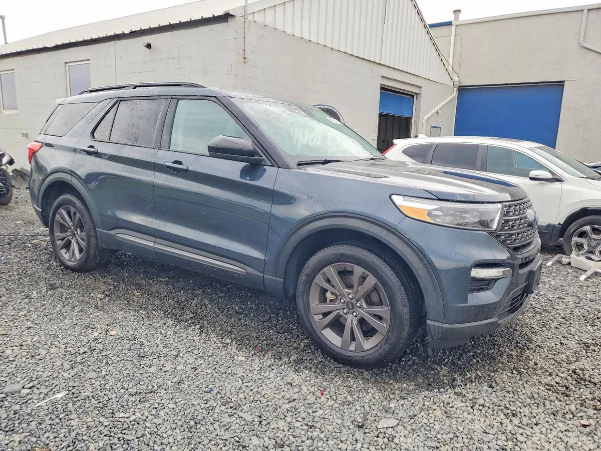 FORD EXPLORER XLT 2024