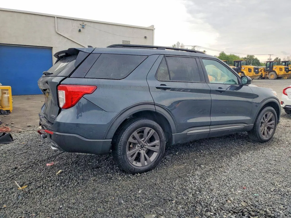 FORD EXPLORER XLT 2024