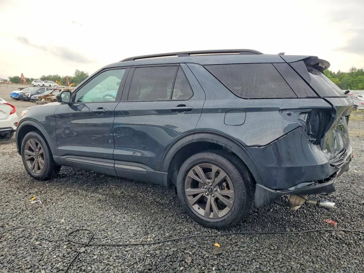 FORD EXPLORER XLT 2024