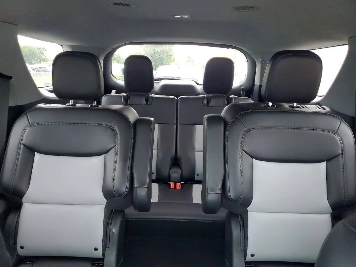 FORD EXPLORER XLT 2024