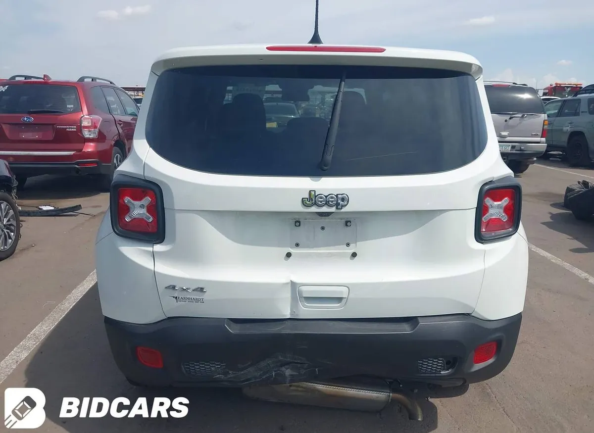 JEEP RENEGADE LATITUDE 2023