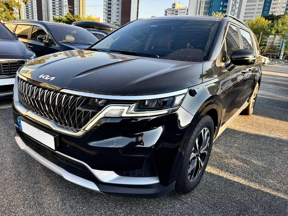 KIA CARNIVAL PRESTIGE 2023