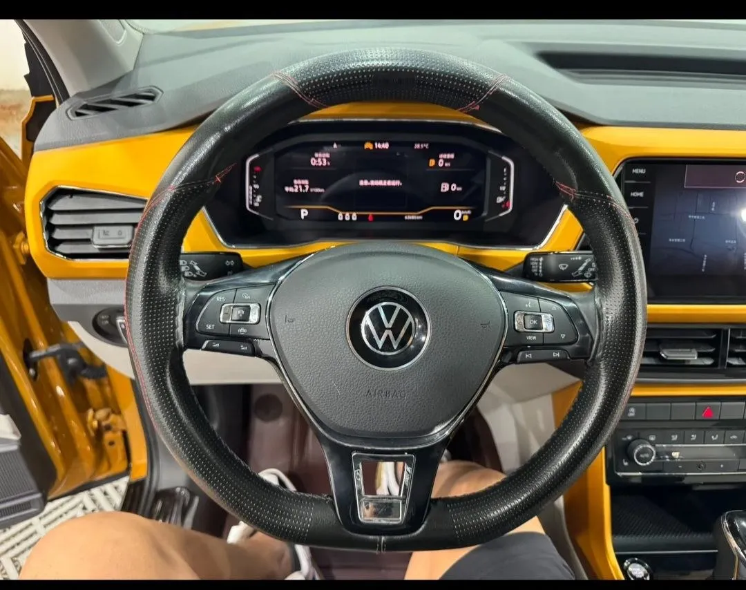 VOLKSWAGEN T-CROSS DELUXE EDITION 2022