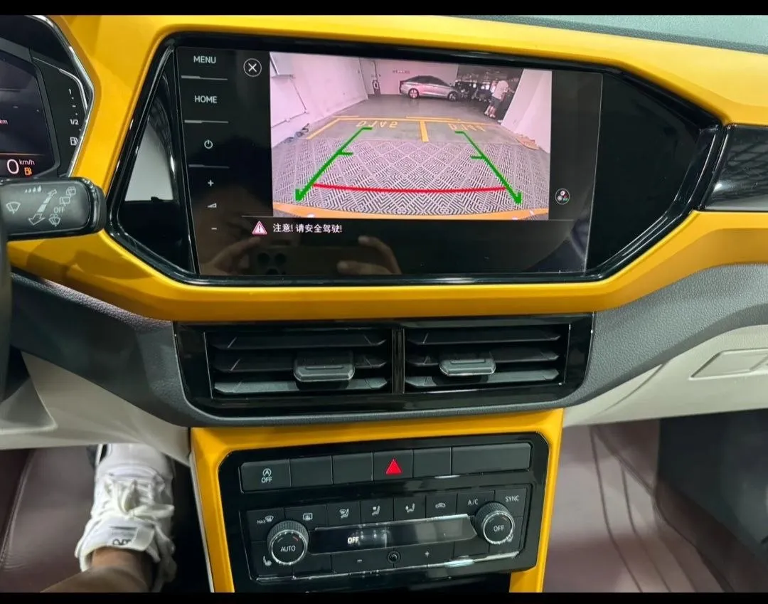 VOLKSWAGEN T-CROSS DELUXE EDITION 2022