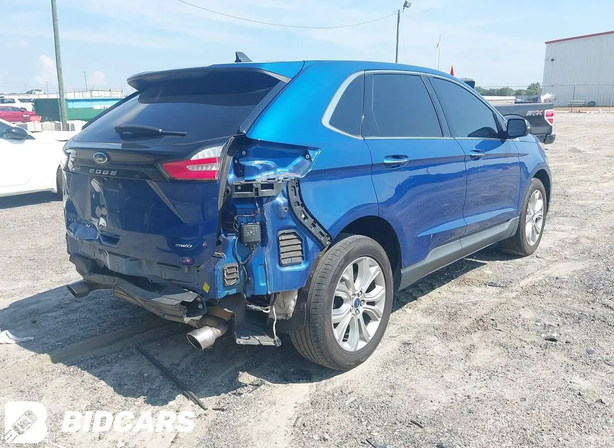 FORD EDGE TITANIUM 2022