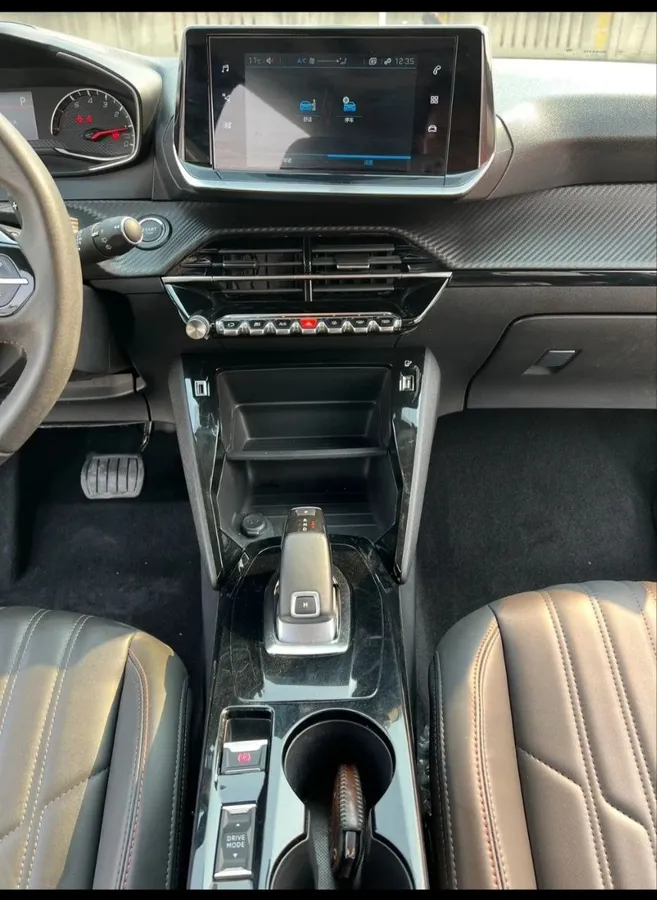 PEUGEOT 2008 2022