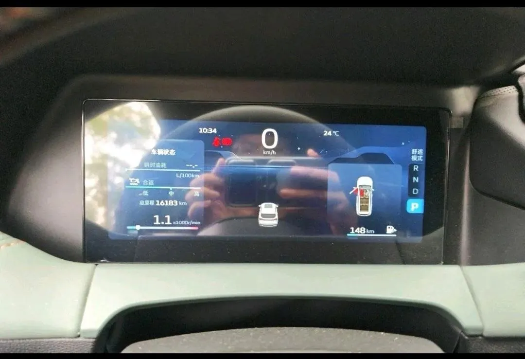 GEELY OKAVANGO 2022