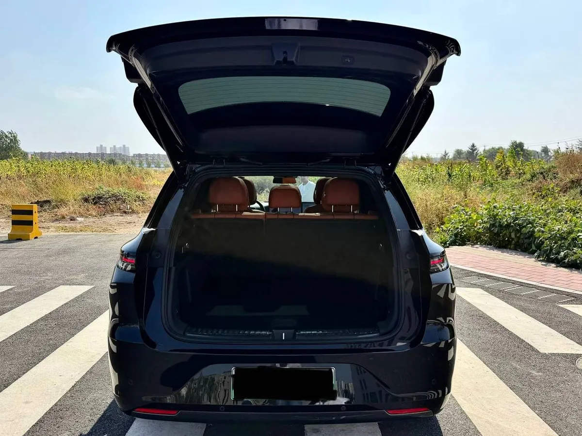LI AUTO L6 PRO 2025