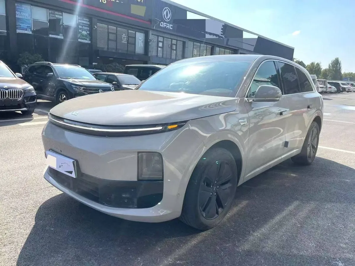LI AUTO L6 PRO 2024