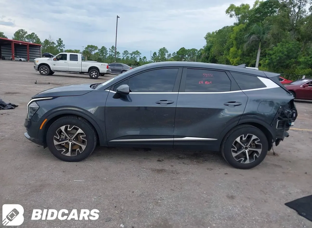 KIA SPORTAGE EX 2024