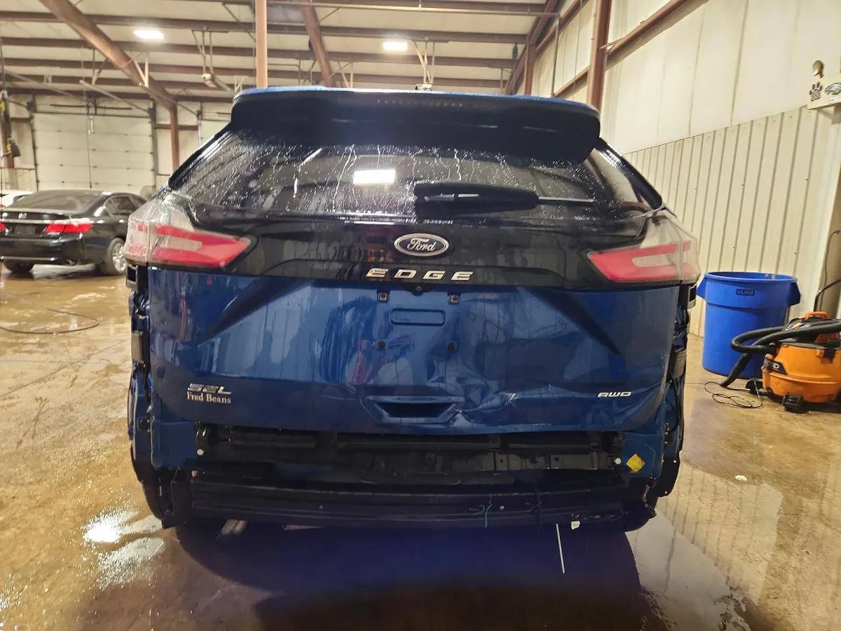 FORD EDGE TITANIUM 2022