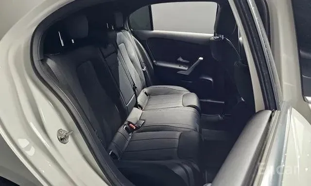 MERCEDES-BENZ A220 2022