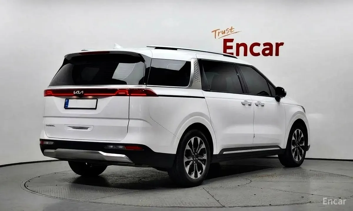 KIA CARNIVAL SIGNATURE 2023