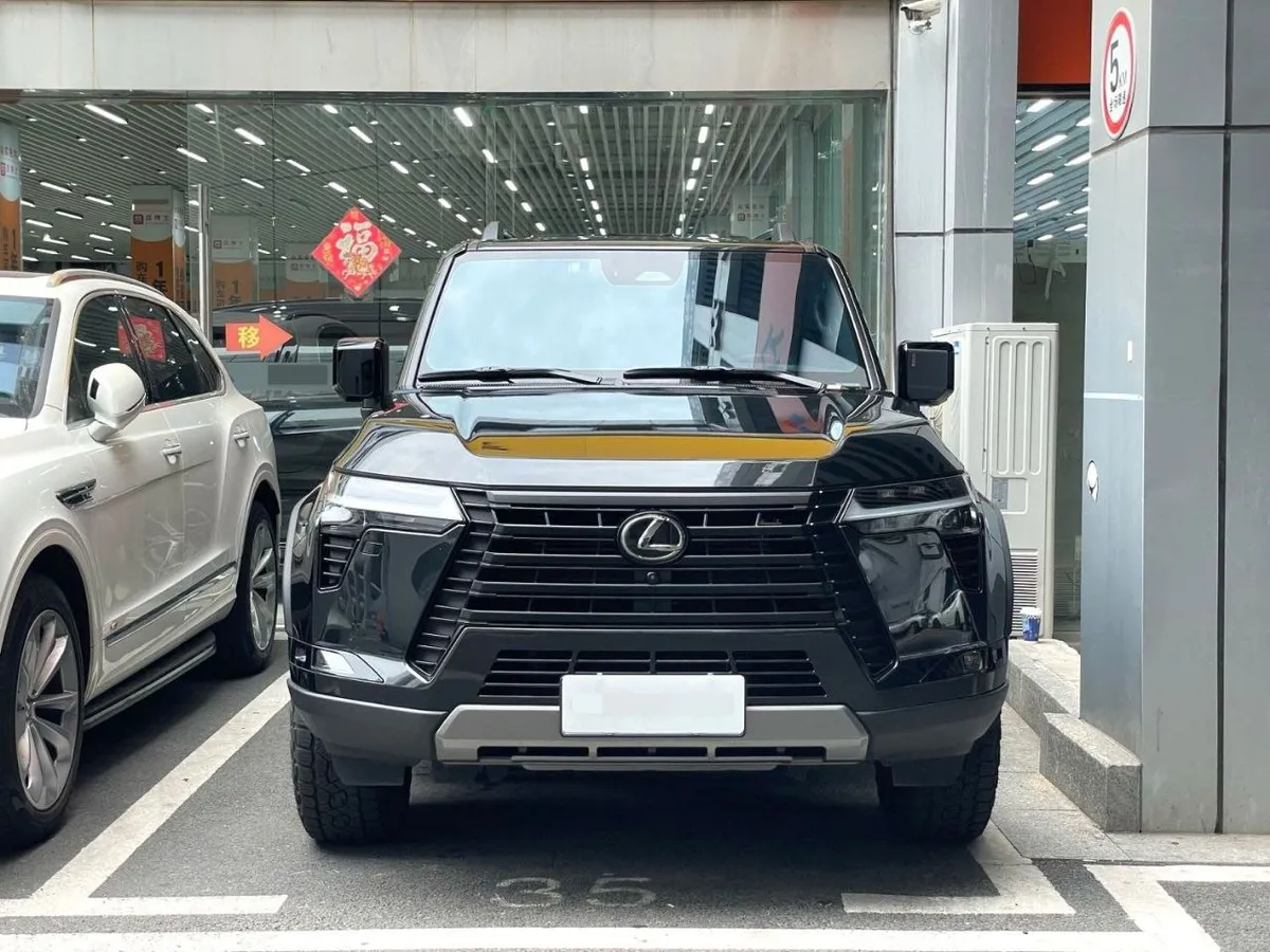 LEXUS GX550H OVERTAIL SUMMIT EDITION 2024