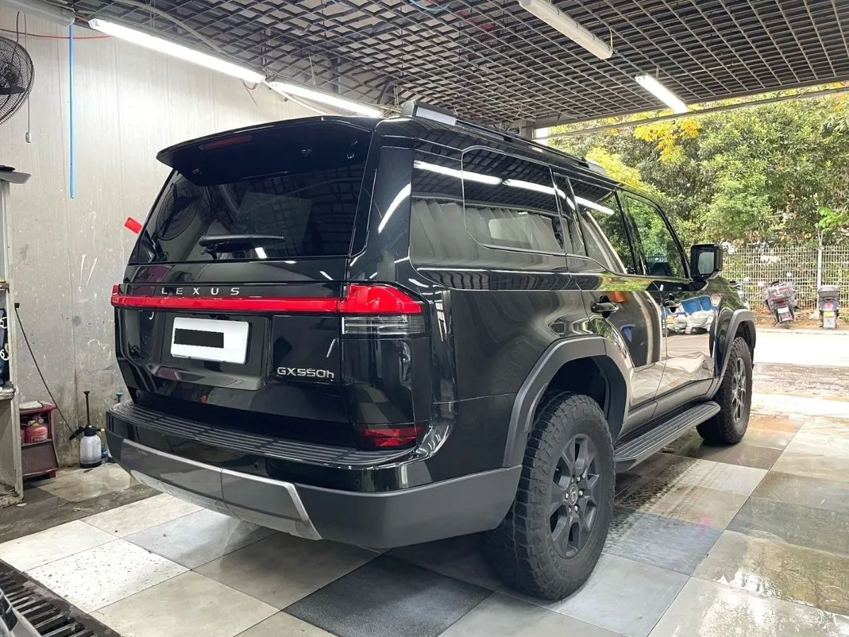 LEXUS GX550H OVERTAIL SUMMIT EDITION 2024
