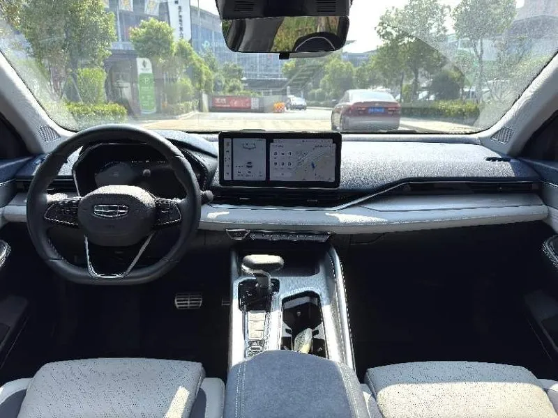 GEELY PREFACE PRESTIGE 2022