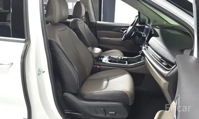 KIA CARNIVAL NOBLESSE 2023