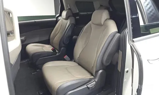 KIA CARNIVAL NOBLESSE 2023