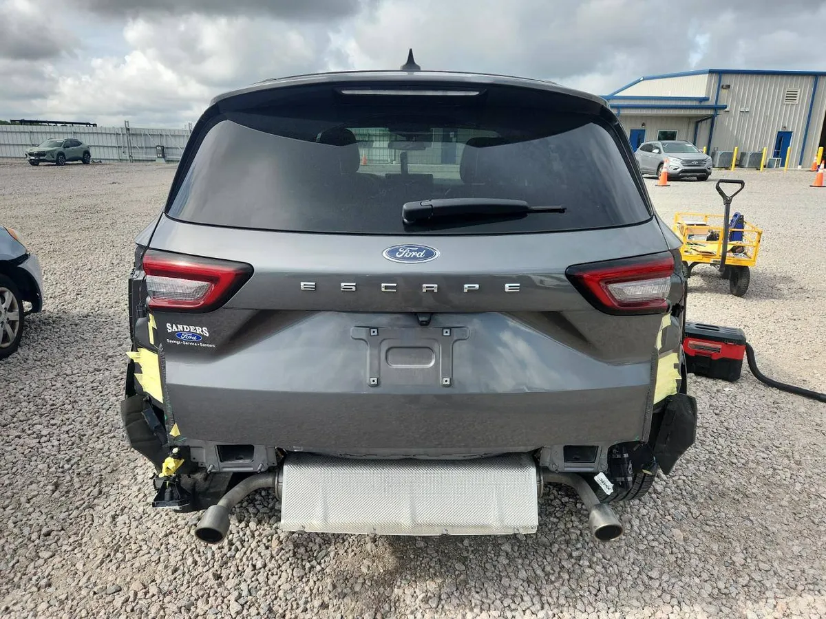 FORD ESCAPE ST LINE 2023