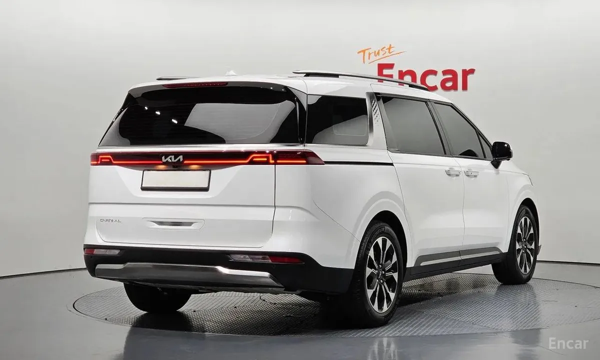 KIA CARNIVAL NOBLESSE 2023