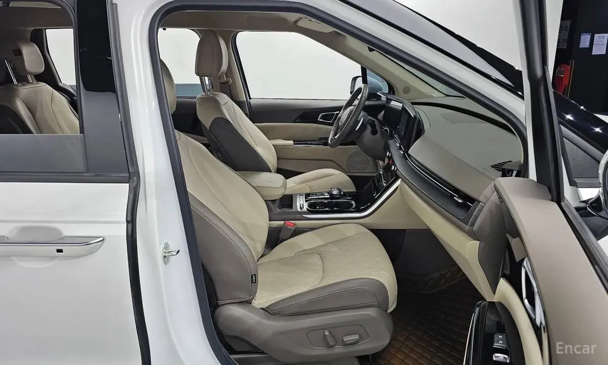 KIA CARNIVAL NOBLESSE 2023