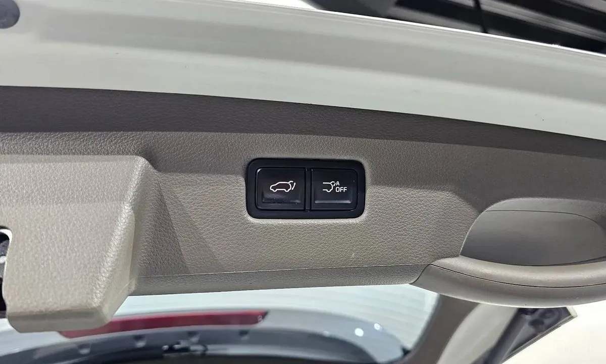 KIA CARNIVAL NOBLESSE 2023