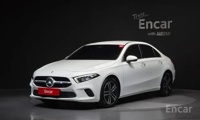 MERCEDES-BENZ A220 2022