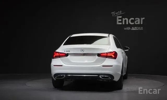 MERCEDES-BENZ A220 2022