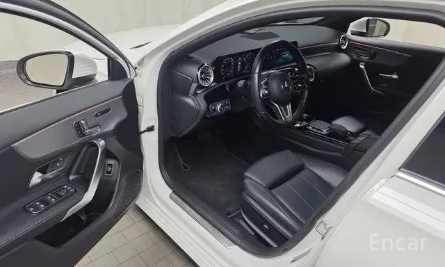 MERCEDES-BENZ A220 2022