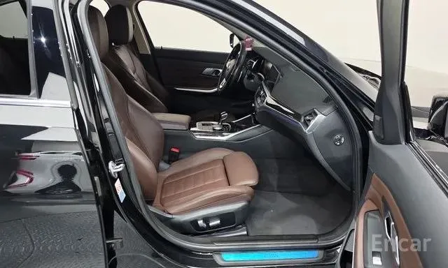 BMW 320I LUXURY 2022