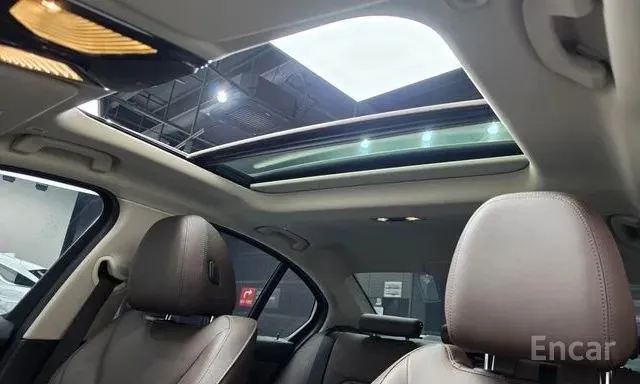 BMW 320I LUXURY 2022