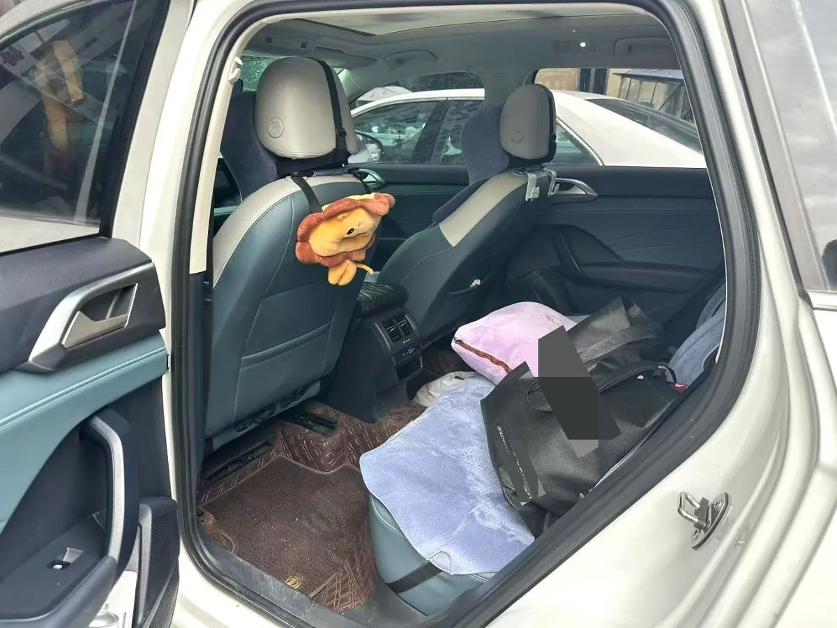 VOLKSWAGEN THARU 300TSI 2023