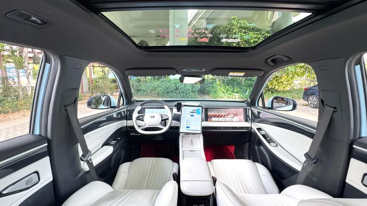 GEELY GALAXY L7 2023