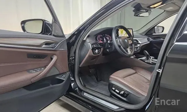 BMW 530I XDRIVE LUXURY 2023