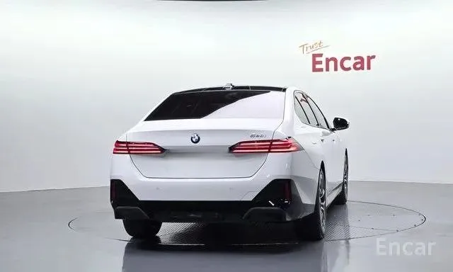 BMW 520I M-SPORT 2023
